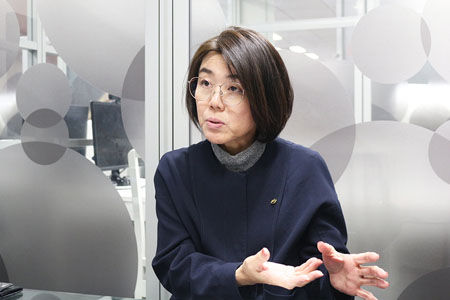 �������P-UP World �l